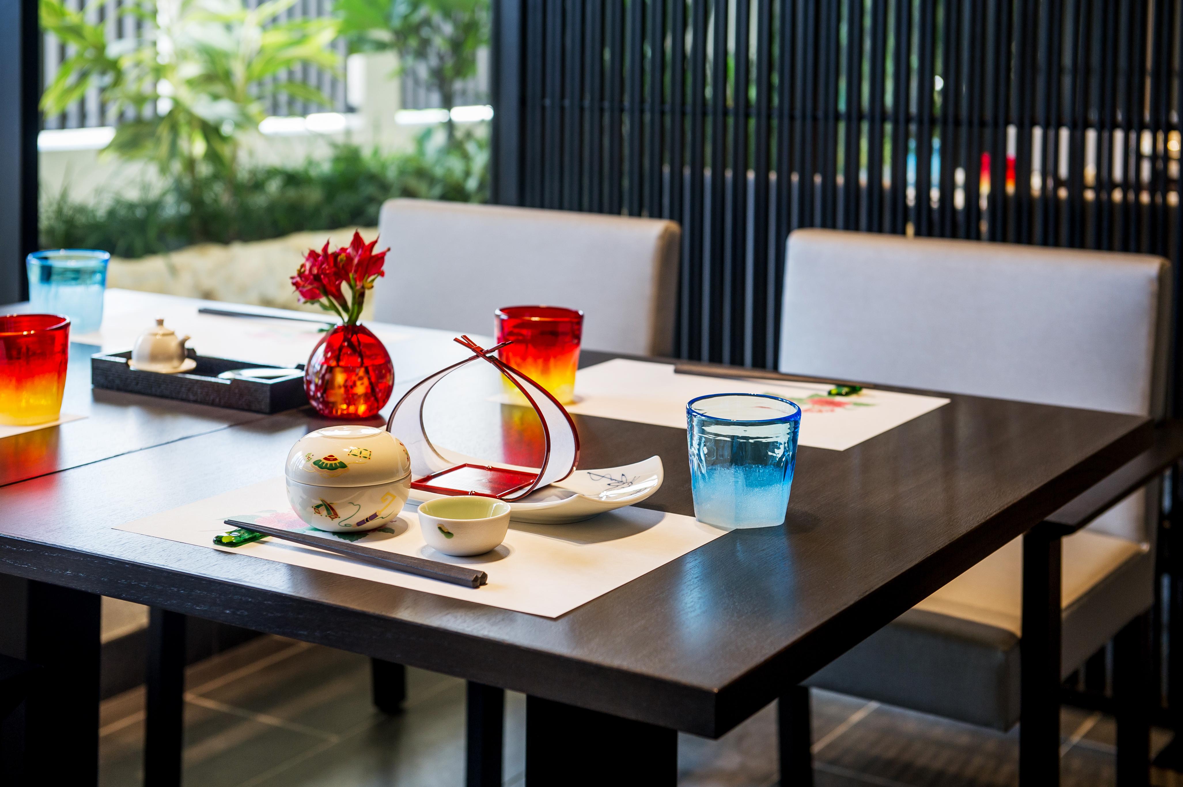 Hotel Monterey Okinawa Spa & Resort Онна Екстериор снимка A table at a restaurant