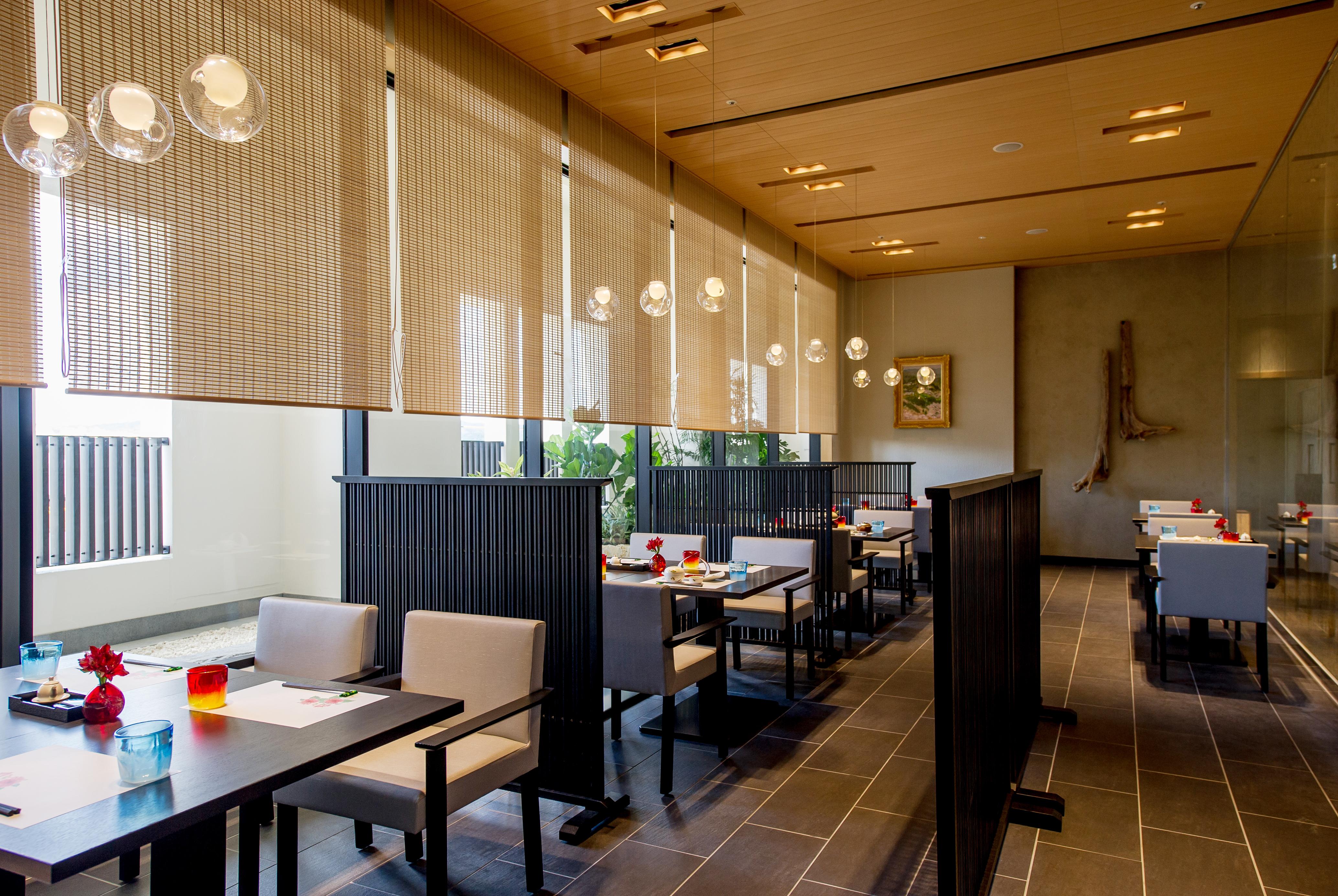 Hotel Monterey Okinawa Spa & Resort Онна Екстериор снимка Interior of a restaurant in Japan