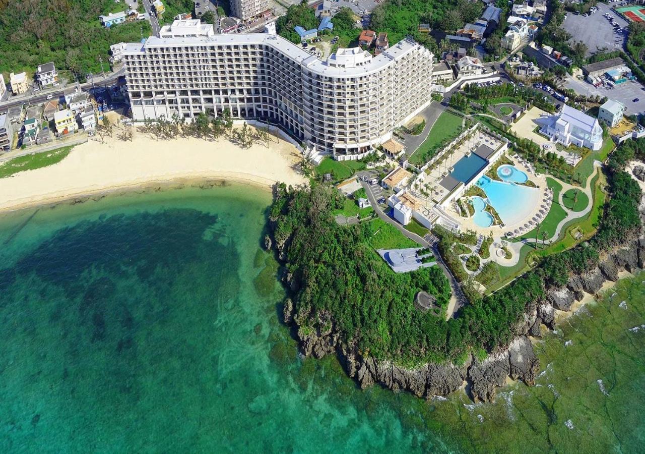 Hotel Monterey Okinawa Spa & Resort Онна Екстериор снимка Aerial view