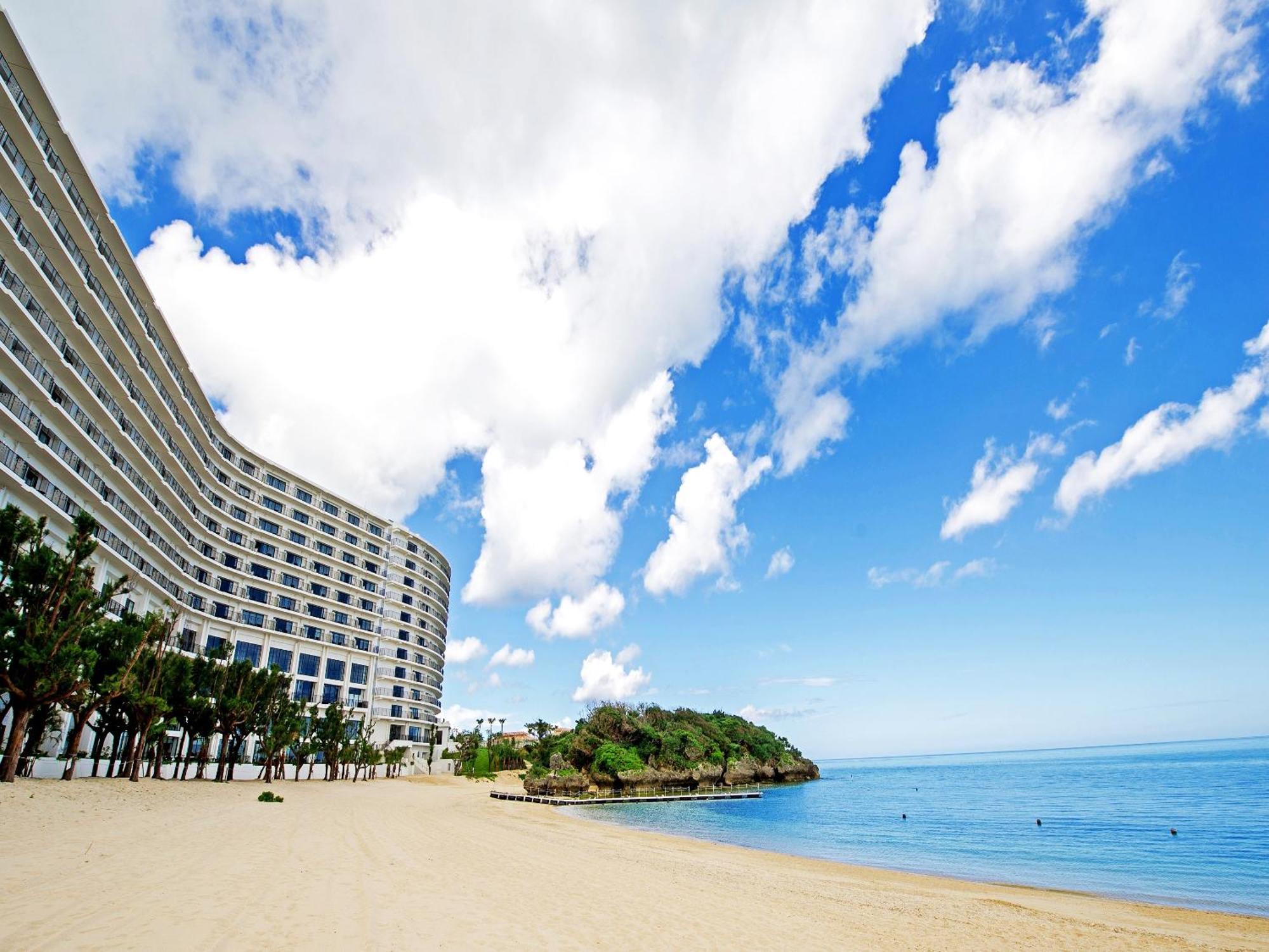 Hotel Monterey Okinawa Spa & Resort Онна Екстериор снимка Beach in Izu
