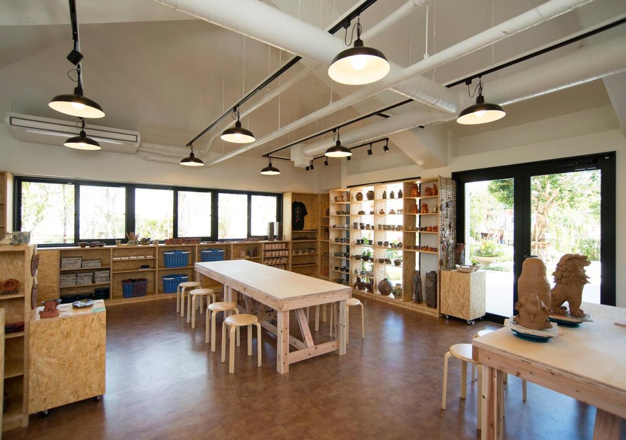 Hotel Monterey Okinawa Spa & Resort Онна Екстериор снимка The Art Studio