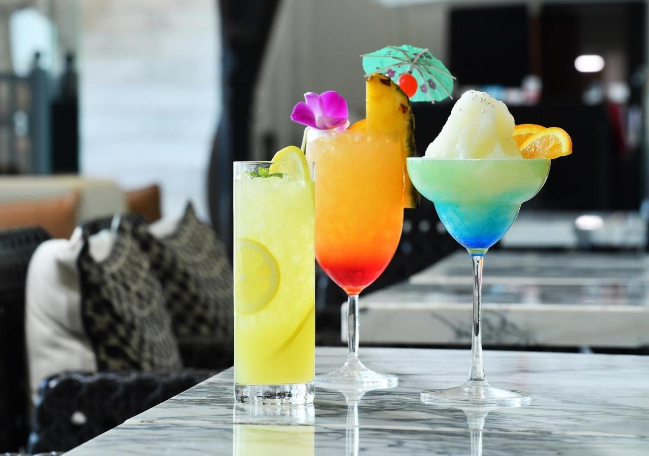 Hotel Monterey Okinawa Spa & Resort Онна Екстериор снимка A selection of non-alcoholic cocktails